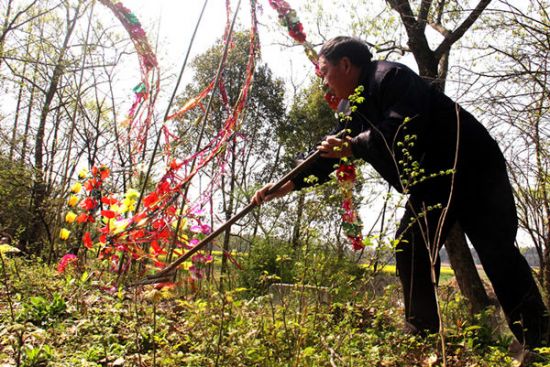 只為秉承祖訓(xùn) 懷寧李氏家族28代為明代將軍守墓600年